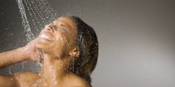¿Cuál es la cantidad ideal de veces que deberías bañarte a la semana para cuidar tu salud?