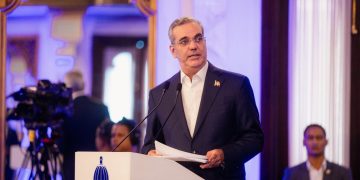 Presidente Abinader inaugura la Navidad 2024 con programas sociales, actividades familiares y el pago de regalía pascual