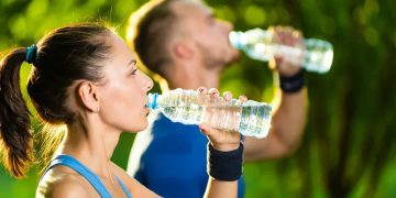 Bebidas saludables para refrescarte y potenciar tu metabolismo en días calurosos