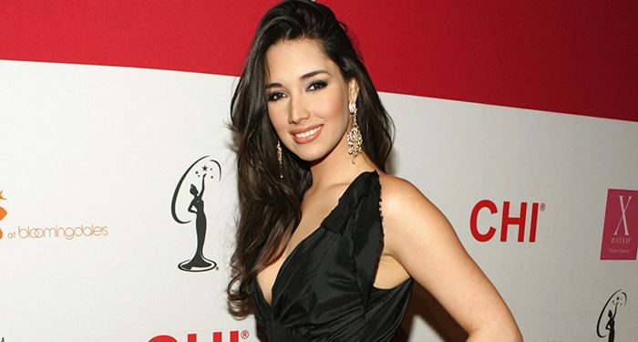 Amelia Vega, la «Miss eterna», celebra 40 años de una vida casi impecable