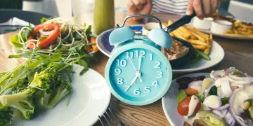 La razón por la que deberías consumir más de la mitad de tus calorías diarias antes de las 5 de la tarde