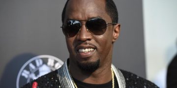 Diddy Combs presentó una demanda relacionada con el documental que aborda el controvertido tiroteo que resultó en que su antiguo amigo pasara ocho años en prisión