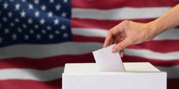 Brooklyn el condado con más votantes en NYC; dominicanos discuten por doquier de política