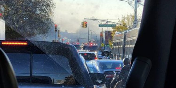 Incendio en El Bronx detiene el tráfico ferroviario entre Nueva York y Connecticut