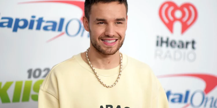 Las conmovedoras imágenes del funeral de Liam Payne: el emotivo reencuentro de One Direction y la profunda tristeza de su última pareja
