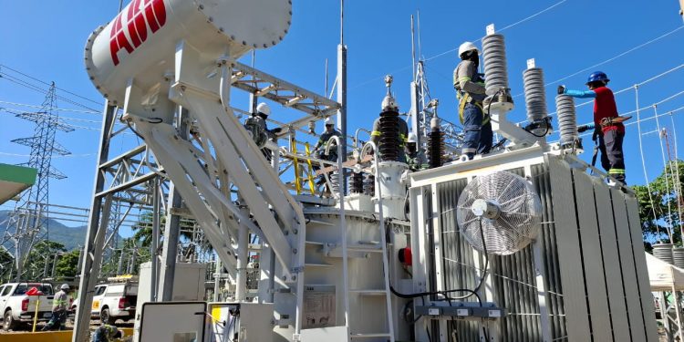 EDENORTE mejora suministro eléctrico en Playa Dorada con nuevo transformador de alta capacidad
