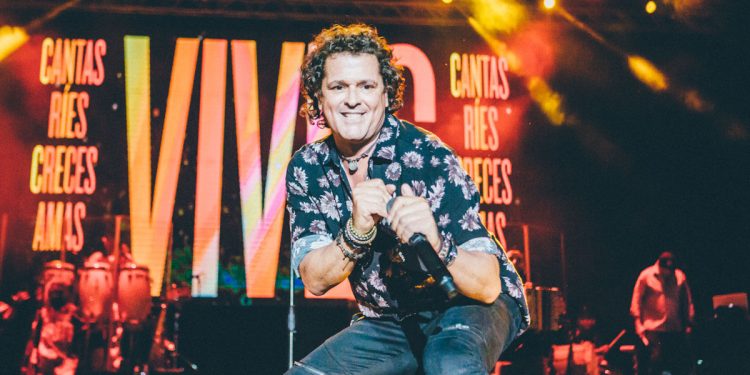 Carlos Vives lleva el rock de su tierra natal al escenario de Altos de Chavón
