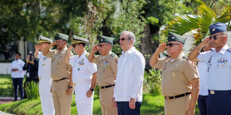 Presidente Abinader anuncia cobertura de seguro de salud al 100% para pensionados de las Fuerzas Armadas a partir de 2025