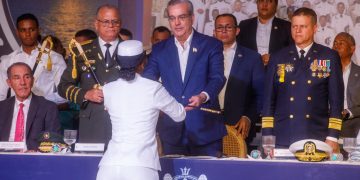Presidente Abinader encabeza graduación de la septuagésima tercera promoción de damas y caballeros guardiamarinas