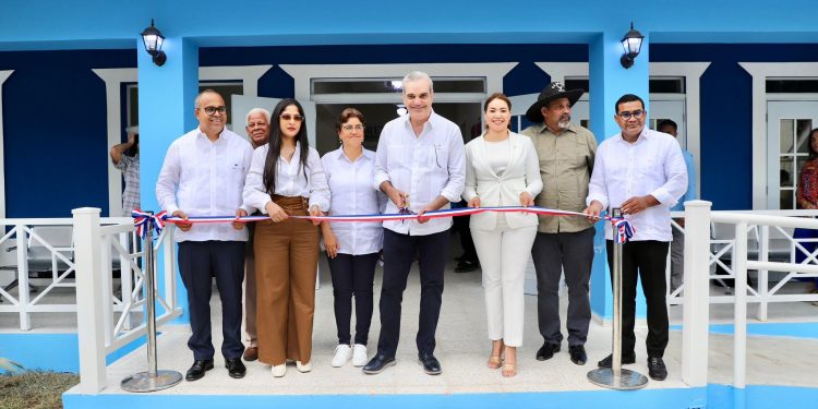 Presidente Abinader inaugura CAIPI e Instituto Tecnológico en Dajabón y supervisa importantes proyectos para la provincia