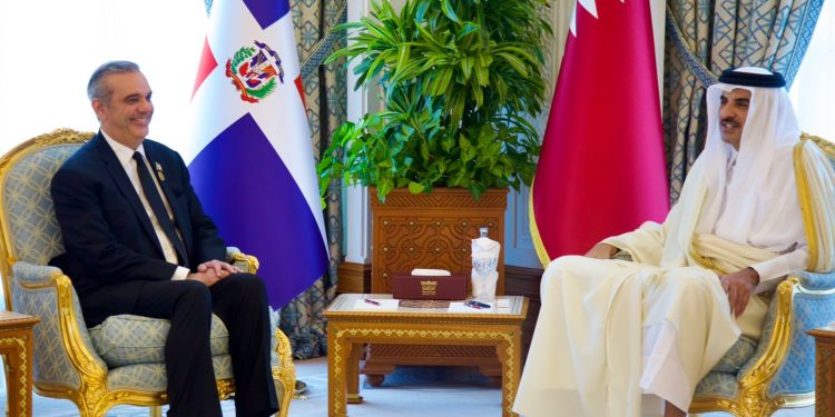 Presidente Abinader se reúne con el Emir de Qatar