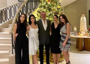 Presidente Abinader viajará a Estados Unidos junto a su familia