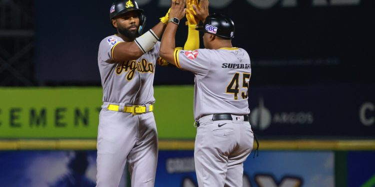 Águilas suben al segundo lugar con sólida victoria sobre Leones