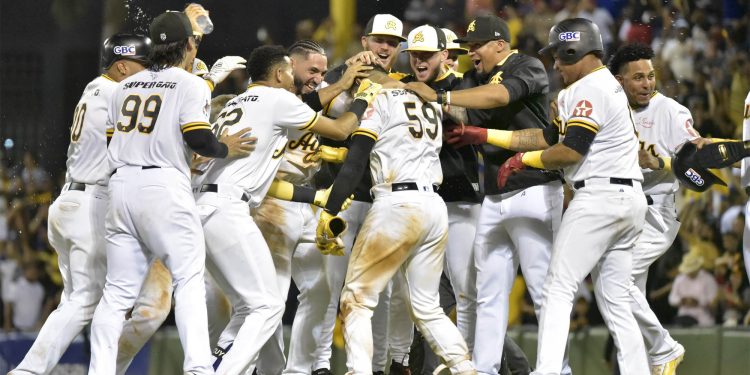 Águilas Cibaeñas dejan tendidos a los Tigres en emocionante victoria en entradas extras
