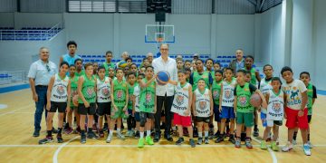 Banco Popular remoza cancha deportiva en Villa Tapia