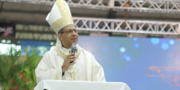 Monseñor Carlos Tomás Morel Diplán asume como obispo de La Vega y declara que «Loma Miranda no se negocia»
