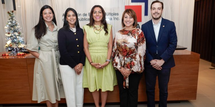 La ABA y Coursera firman alianza estratégica para impulsar la capacitación del Sçsector financiero en la República Dominicana