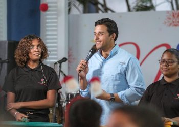 Fundación GBC lleva “Ruta de la Alegría Navideña” a cientos de niños del DN con cenas navideñas y entrega de juguetes