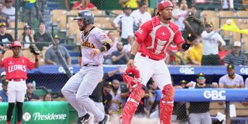 Águilas derrotan a Leones y se consolidan en el primer lugar de LIDOM