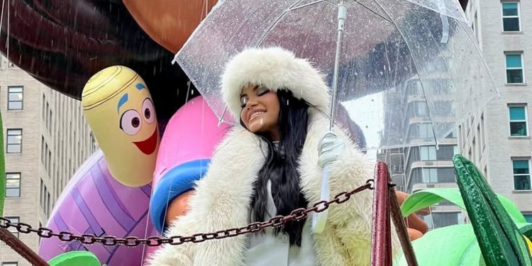 Natti Natasha: El encanto dominicano que brilló en el Desfile de Acción de Gracias de Macy’s