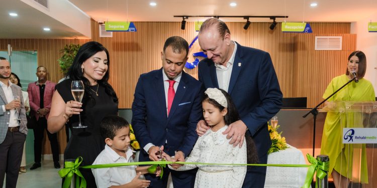 Rehabimedic inaugura moderno local con tecnología de punta para rehabilitación física