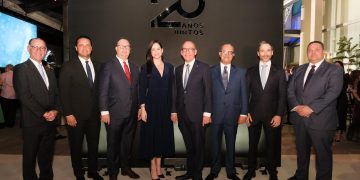 Banco Santa Cruz celebra 25 años de trayectoria en su tradicional encuentro navideño