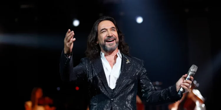 Marco Antonio Solís ofrecerá su concierto en el Estadio Quisqueya