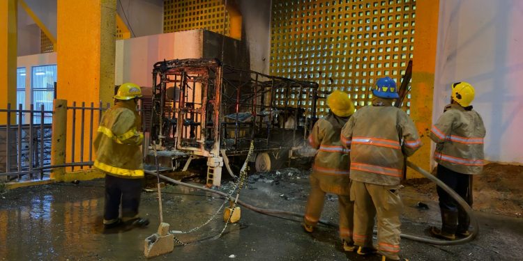Defensa Civil aclara que conato de incendio no afectó al Estadio Cibao