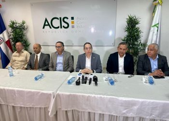 ACIS exige calidad educativa antes de considerar nuevos aumentos salariales para maestros