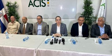 ACIS exige calidad educativa antes de considerar nuevos aumentos salariales para maestros