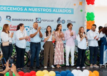 ADN recolecta más de 3.7 millones de botellas plásticas en exitosa jornada «Plásticos por Juguetes»