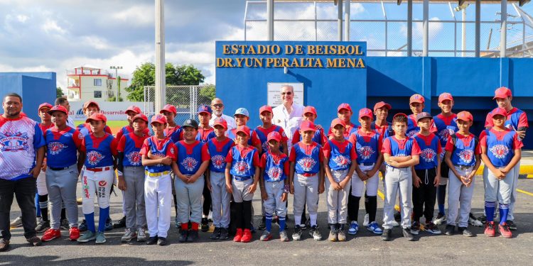 Presidente Abinader inaugura importantes obras en San Francisco de Macorís y mejora infraestructura comunitaria