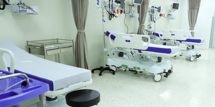 Presidente Abinader inaugura infraestructura clave en Las Guáranas y supervisa proyecto hospitalario en SFM