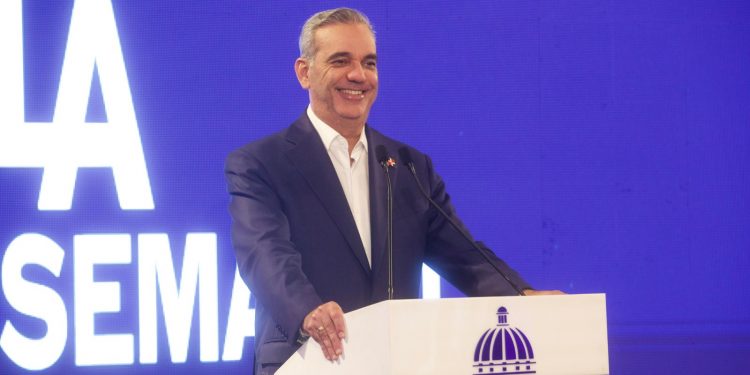 Presidente Abinader propone aumento salarial del 20% y prepara para la visita de Marco Rubio