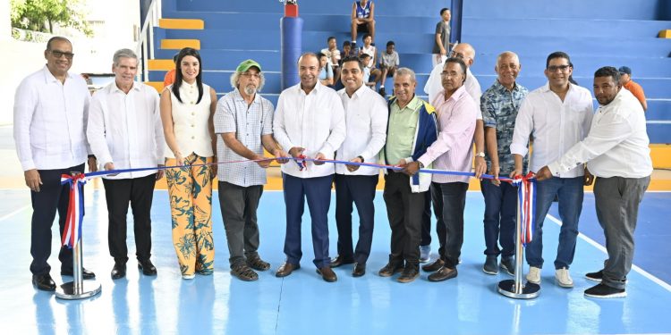 Banreservas y Fundación Padre Rogelio inauguran polideportivo en Villa Juana para fomentar la integración juvenil