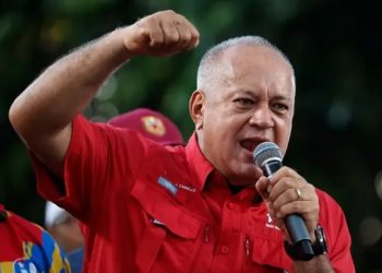 Diosdado Cabello lanza dura advertencia a Edmundo González y a las líneas aéreas