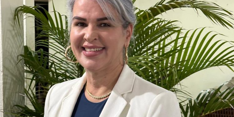 Hilsa López Olivares hace historia como la primera mujer presidenta de Amaprosan