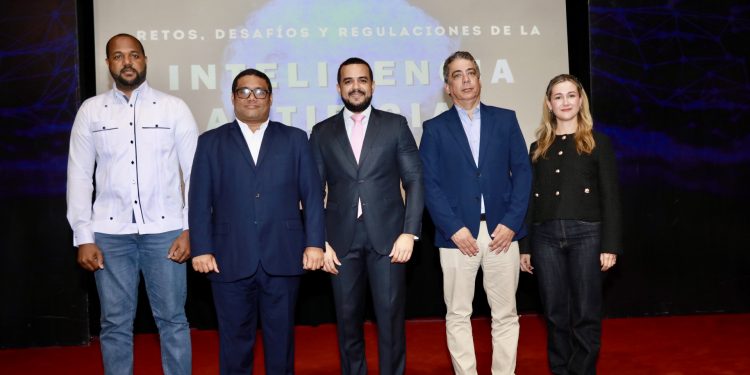 INDOTEL aborda los desafíos de la inteligencia artificial en conferencia educativa