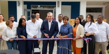 Con la asistencia de Pedro Martínez, presidente Abinader y Josefa Castillo inauguran un CAIPI que beneficia a 250 infantes en San Miguel de Manoguayabo