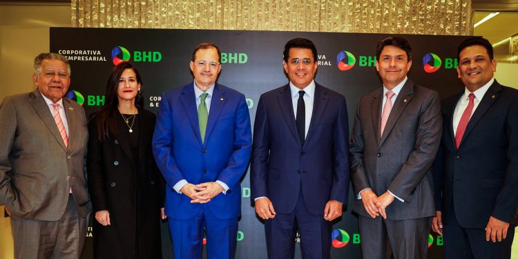 BHD destaca la resiliencia del sector turístico dominicano en la Feria Internacional de Turismo 2025