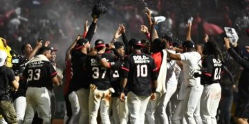 Leones del Escogido se imponen sobre los Tigres y aseguran su lugar en la Serie Final