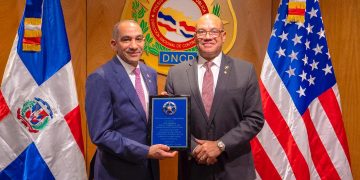 Director de los Marshals de EE.UU. visita la DNCD y reconoce labor del Vicealmirante Cabrera Ulloa