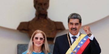Nicolás Maduro asume su tercer mandato en Venezuela y anuncia una reforma constitucional