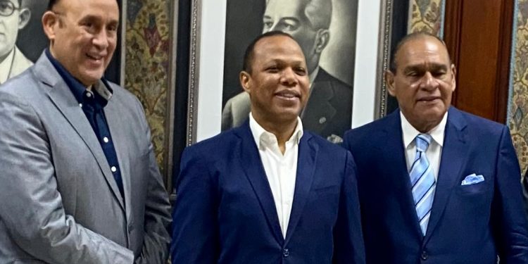 Reynaldo Peguero insta a la colaboración sectorial con INTRANT para mejorar la seguridad vial