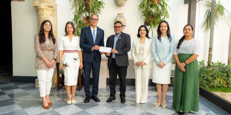 Banco Popular contribuye al Museo de Historia y Tradiciones de Santiago