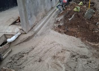 Alcaldía de San Francisco de Jacagua inicia trabajos de aceras y contenes