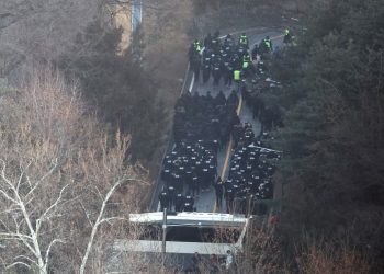 El presidente surcoreano destituido, Yoon Suk-yeol, es arrestado tras intento de imponer la ley marcial