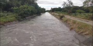 Coraasan restablece suministro de agua en siete acueductos tras reparación de canales UFE y Monsieur Bogaert