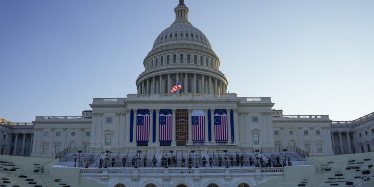 Donald Trump será investido como presidente dentro del Capitolio en una ceremonia histórica