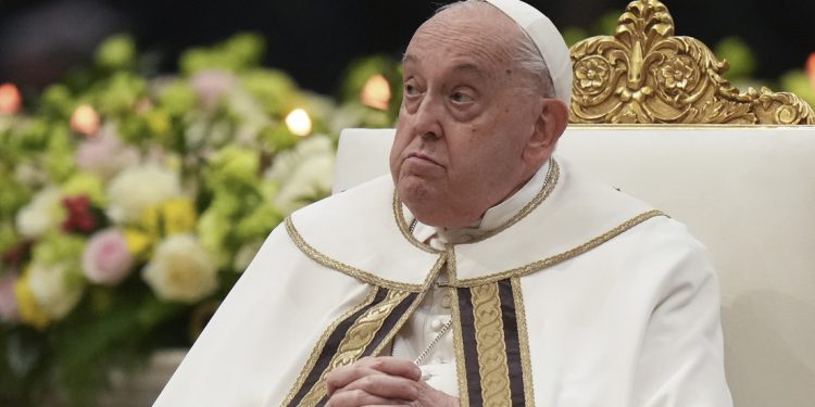 Papa Francisco alerta sobre los peligros del uso excesivo de redes sociales